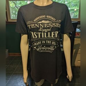 Tennessee Legend Distillery Sevierville T-Shirt.  Gildan Soft Style Size Large